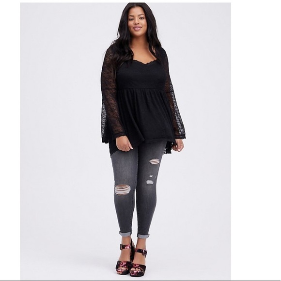 NWT TORRID BELL-SLEEVE BABYDOLL TOP - LACE BLACK - Picture 2 of 5
